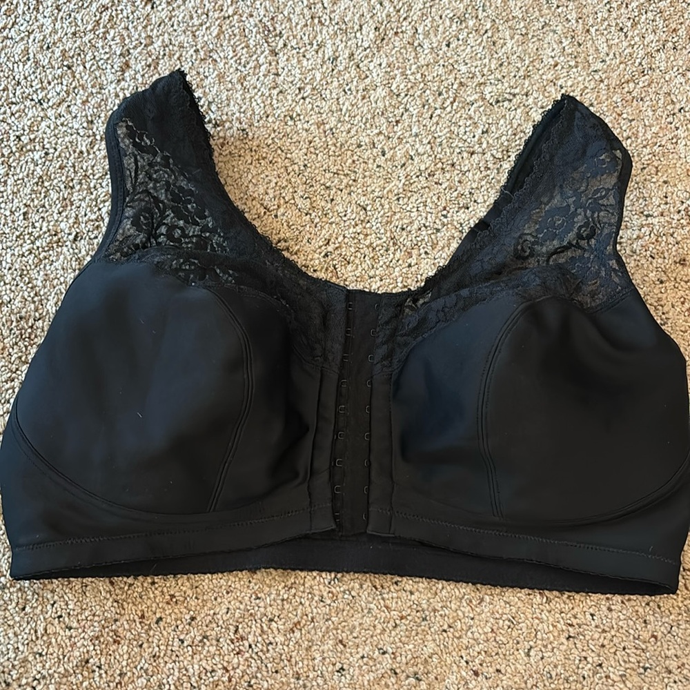 Delmira front closure bra. Black. 42DD